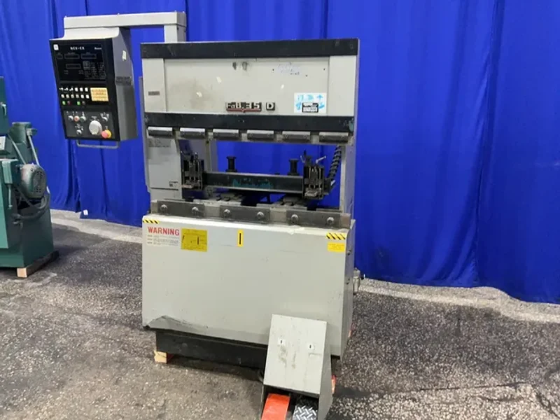 AMADA 35 TONS PRESS BRAKE  -  3512
