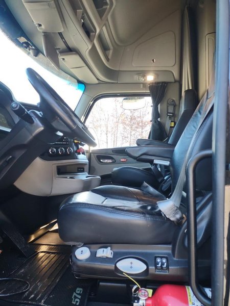 2022 Peterbilt 579 1XPBD49X9ND789784