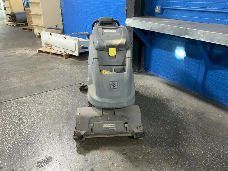 KARCHER 36” FLOOR SCRUBBER  -  RFID B80W