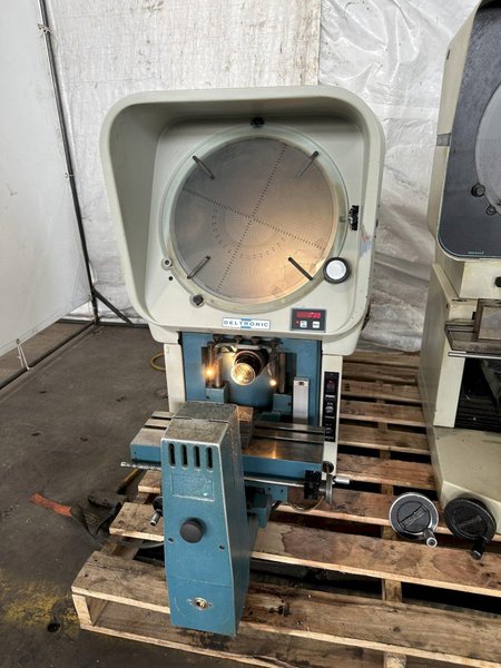 DELTRONIC DH14-MPC OPTICAL COMPARATOR. STOCK # 0524423
