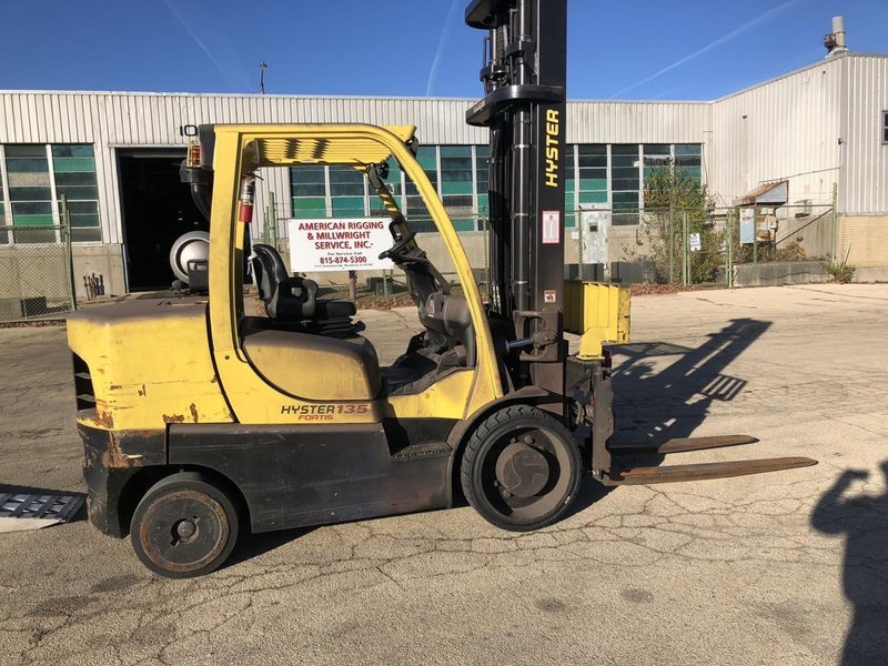 Hyster S135FT Forklift, 2022 – 13,500 lb Capacity