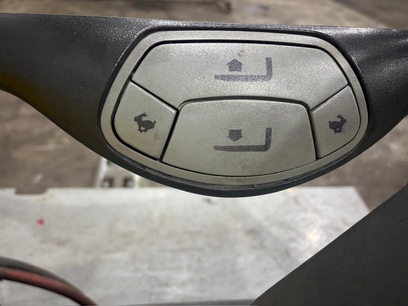 6,000 LBS MITSUBISHI PMWR30 RIDE ON ELECTRIC PALLET JACK: YOBRO #24340