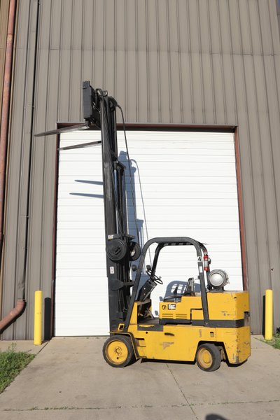 10,000 LB CATERPILLAR MODEL T120C CAT LP FORKLIFT: STOCK #10275