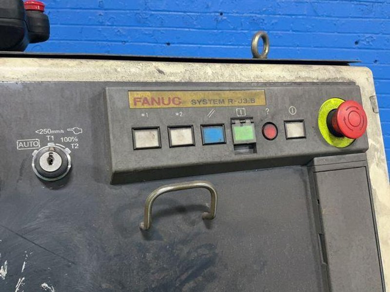 FANUC ROBOT CONTROLLER   -  A05B-2453-B152 / R-J3IB
