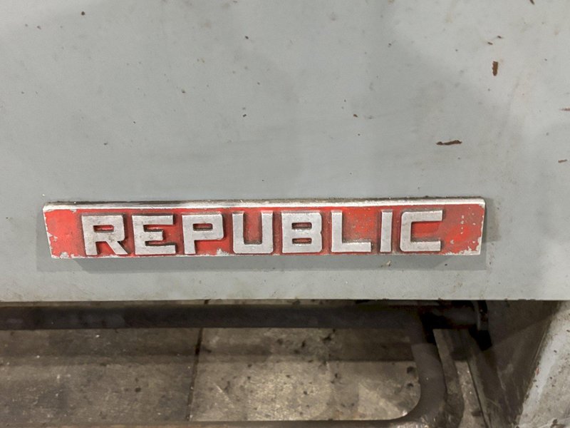 14&quot; X 40&quot; REPUBLIC MODEL #14 ENGINE LATHE WITH METRIC &amp; 2&quot; HOLE: STOCK #23667