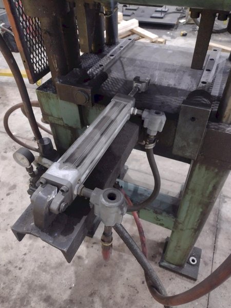 12 TON AIRAM 4-POST PNEUMATIC CUTOFF PRESS, 1&quot; STROKE: STOCK #21330