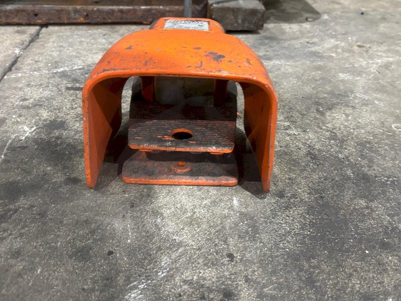 10 TON BTM MODEL #P10F TOG-L-LOC AIR TOGGLE SHEET METAL PRESS: YOBRO #24796