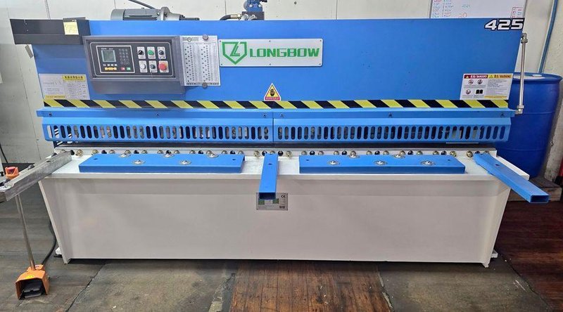 9 ga. x 8′ LongBow QC11Y Hydraulic Shear, 2023