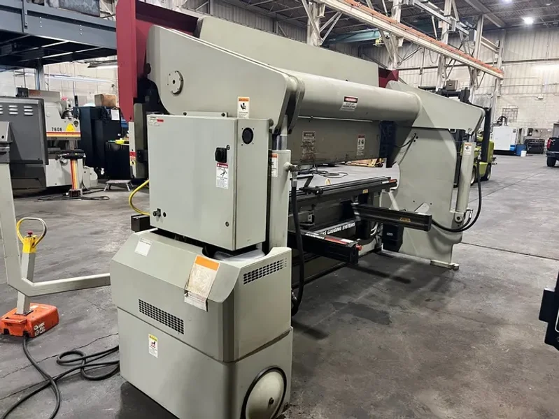 ACCURPRESS MODEL ADVANTAGE 130 TON X 12' HYDRAULIC 2-AXIS CNC PRESS BRAKE