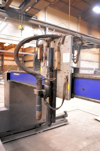 USED MESSER 8' X 30' PLATE MASTER II 400 AMP HIGH-DEFINITION CNC PLASMA CUTTER
