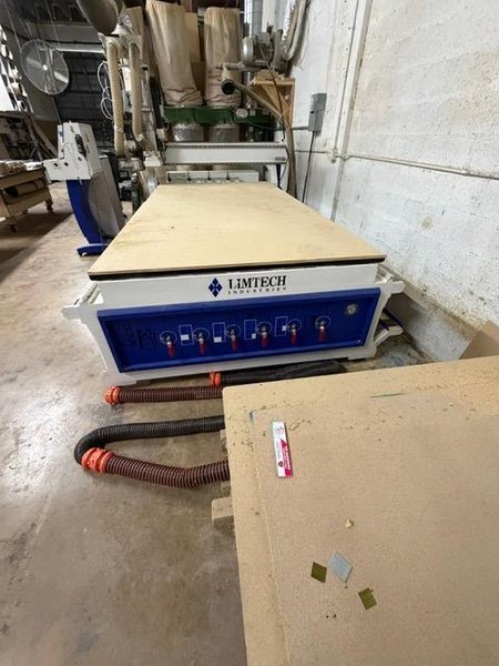 5′ x 10′ Limtech Industries C510D CNC Router, 2018 – 12 HP HSD Spindle, Syntec Control, Dust Tech Collection System