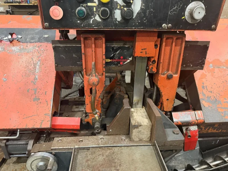 USED AMADA 10" X 11.8" FULLY AUTOMATIC HORIZONTAL BANDSAW MODEL HA-250W