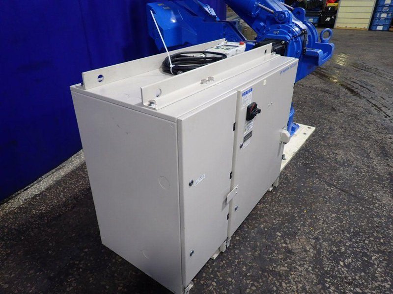 YAKSAWA MOTOMAN ROBOT  -  UP350D-600