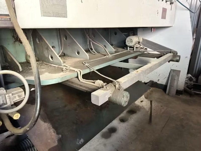 AMADA H-3013 - Power Squaring  Shears (in)