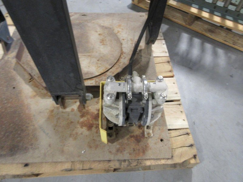 Pig Waste Compactor Model DRM654, Air Over Hydraulic Operation, 12,000 lb Crush Force- Auction Item