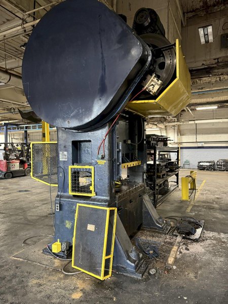160 TON MINSTER 50-6 1/2-54 STRAIGHT SIDE DOUBLE CRANK PRESS. STOCK # 0470124