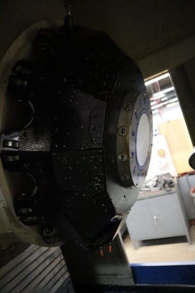 Daewoo Doosan 320/40 CNC Vertical Machining Center with 2 Station Pallet Changer, 12,000 RPM Spindle, 14 Station Rotary Turret, Chip Conveyor- Auction Item