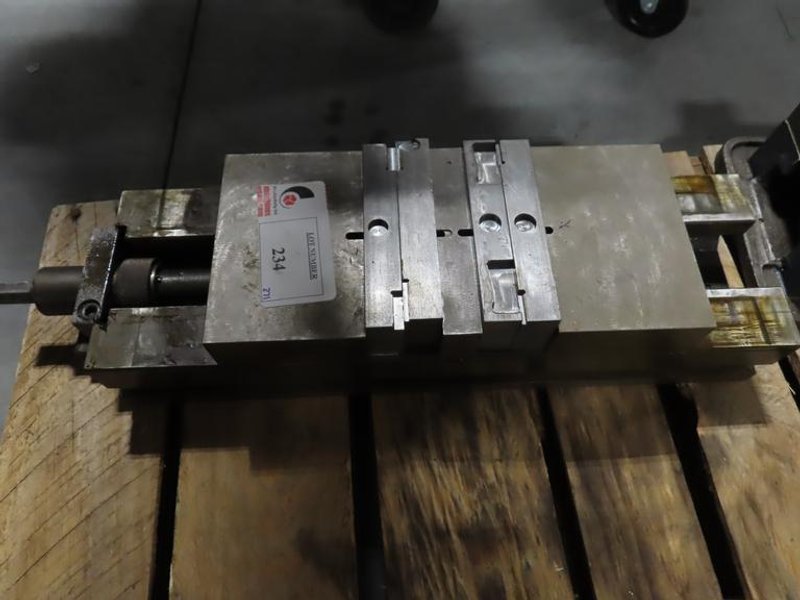 Double Lock Machine Vise, 6" with Steel Jaws- Auction Item
