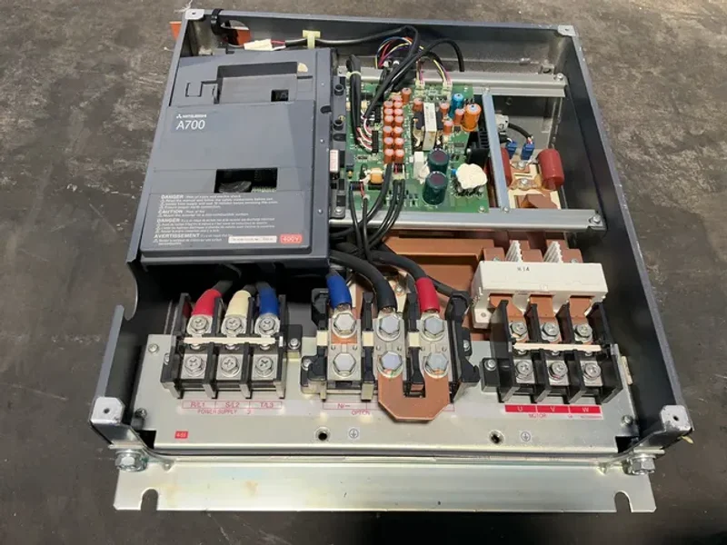 MITSUBISHI INVERTER DRIVE  -  FR-A740-01100-NA