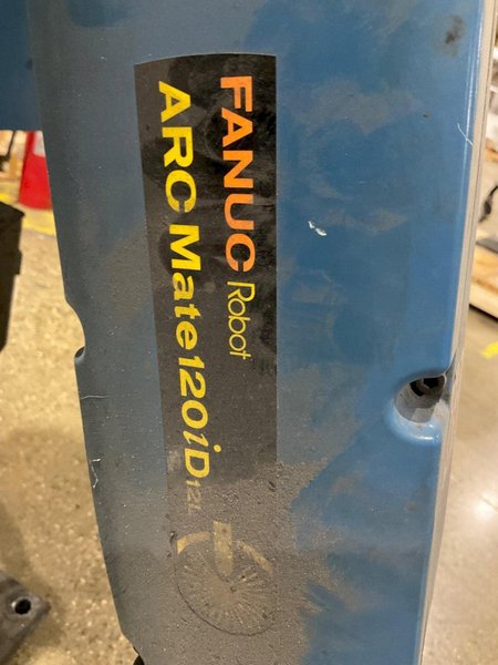 FANUC ARC MATE 120ID/12L ARC  W R30IB CONTROLLER + FRONIUS TPS 400I WELDER
