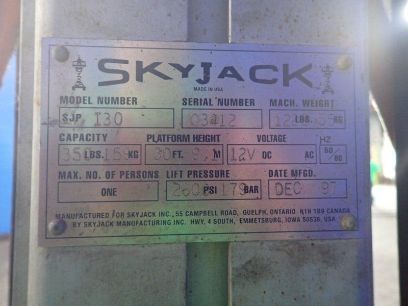 SKYJACK 350 LBS MANLIFT  -  I30