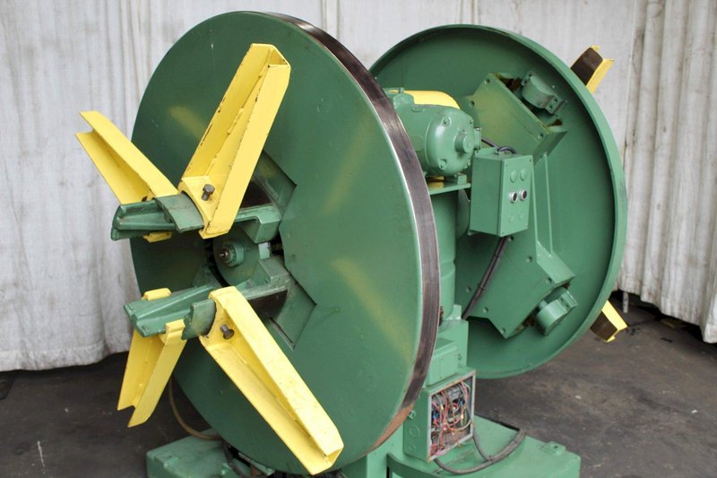 4000 LB x 12" AUTOMATIC FEED DOUBLE END COIL REEL: STOCK #72177