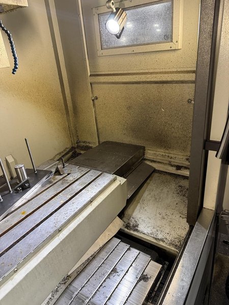 Hardinge Conquest V1000 VMC, 2016 – Cool Through Spindle, Chip Conveyor