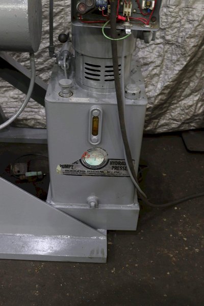 200 TON RODGERS MODEL #1F200-4820X HYDRAULIC WHEEL PRESS: STOCK #71119