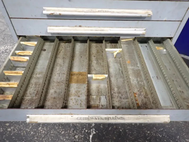 RACK ENGINEERING COMPANY 12 DRAWERS (40 1/2" X 25 1/2") TOOL CABINET
