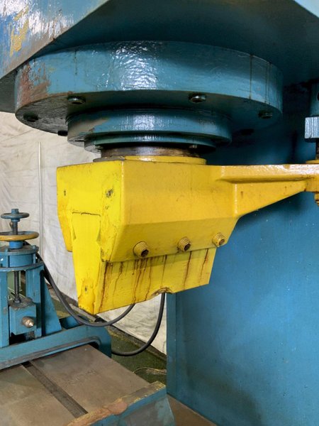 100 TON DANLY HYDRAULIC STRAIGHTENING PRESS: STOCK #80786