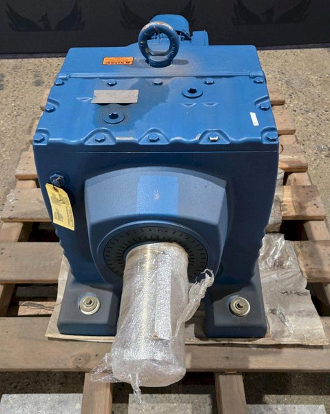 SEW EURODRIVE R147R77DRE80M4BE1HR GEARMOTOR USED