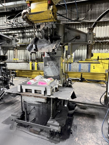 Osborn model 722 RJWA semiautomatic molding machine s/n 18841-c with plc controls