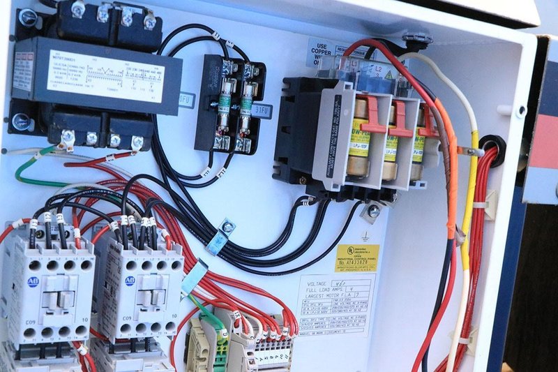 18" X 22" MARVEL Tilt Frame Vertical Bandsaw, Model Series 8 Mark II