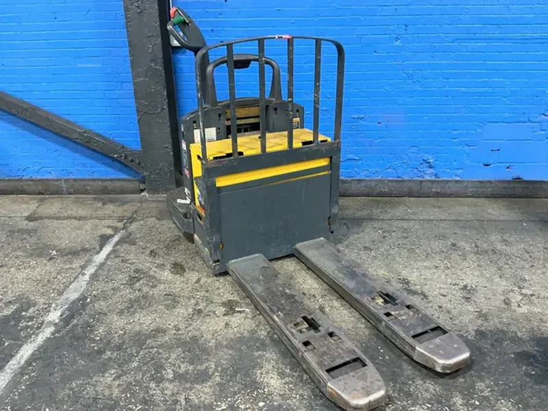 JUNGHEINRICH 6000 LBS ELECTRIC PALLET JACK  -  ECR 327