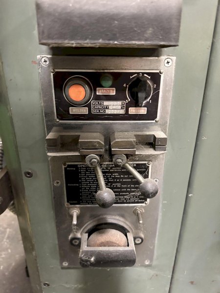 9" X 36" JET VBS-900 VERTICAL BANDSAW. STOCK # 0642623