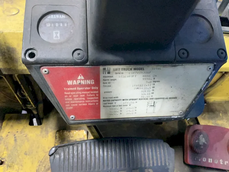 HYSTER 5600 LBS PROPANE FORKLIFT  -  S60XL