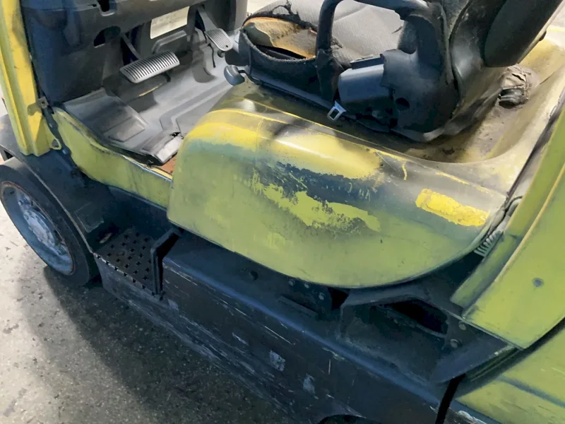 HYSTER 4800 LBS PROPANE FORKLIFT  -  S50FT