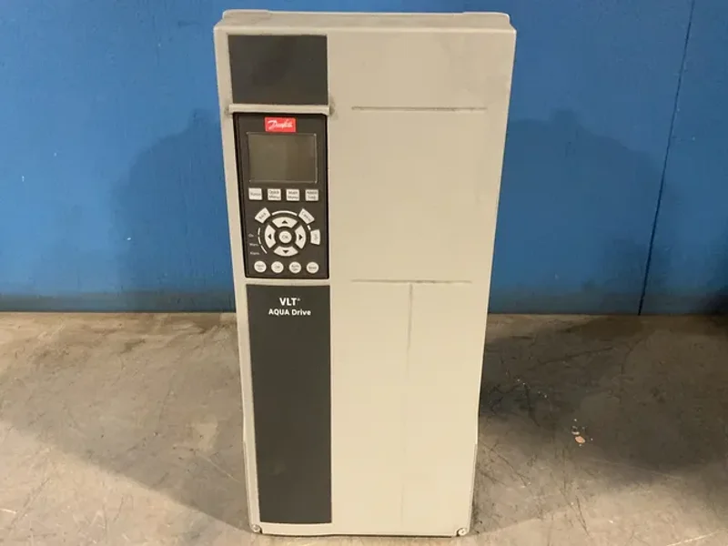 DANFOSS 20HP VLT AQUA SERVO DRIVE  -  131Z0575