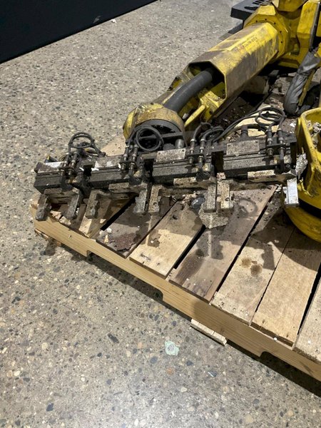FANUC M-20IA/20T ROBOT W R-30IB CONTROLLER USED