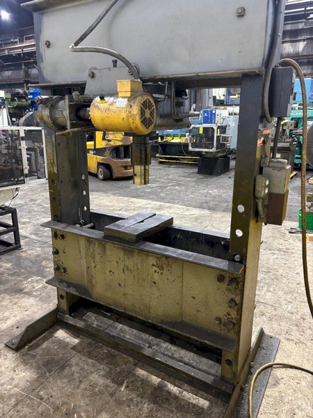 150 TON DAKE MODEL #5-150 H-FRAME HYDRAULIC PRESS: YOBRO #24689
