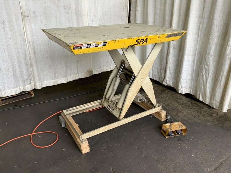 4000 LB SOUTHWORTH HYDRAULIC SCISSOR TABLE: STOCK #80985
