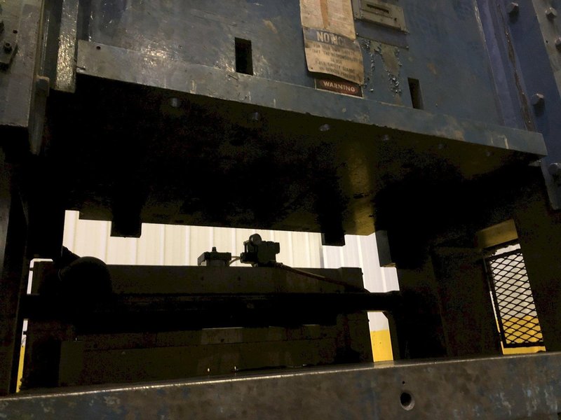 125 TON FEDERAL MODEL S2-125-48-30 STRAIGHT SIDE SSDC STAMPING PRESS, 6&quot; STROKE: STOCK 16276