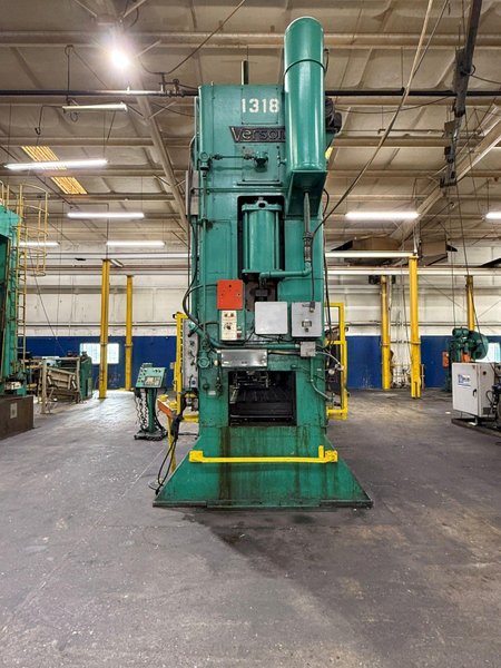 250 ton Verson S2-250-96-48T Straight Side Mechanical Stamping Press For Sale