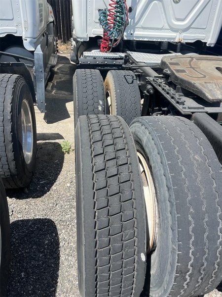 2017 Freightliner Cascadia 125 3AKJGLDR4HDHY0030