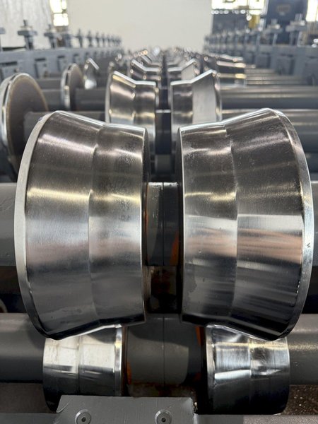 15 STAND X 3&quot; ARBOR X 42&quot; PEARSON SHADOW PANEL ROLLFORMER. STOCK # 0732922