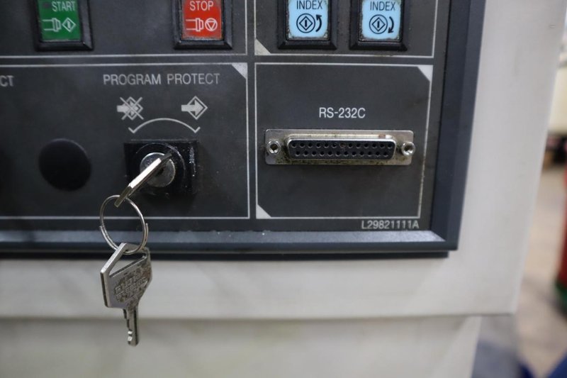 Daewoo Doosan Lynx 220C CNC Turning Center, 8" 3-Jaw Chuck, 12 Station Turret, Parts Catcher, Tool Presetter, Chip Conveyor- Auction Item