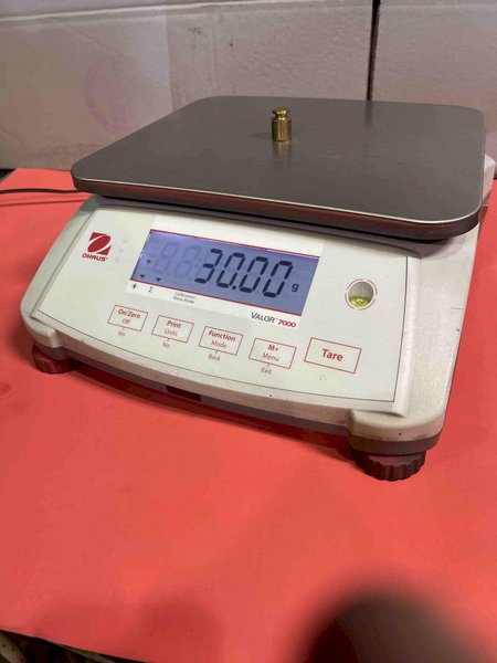 Ohaus  Valor 7000 Compact Bench Scale 1.5 kg / 3lb