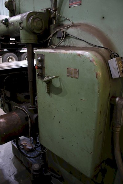 #6 CINCINNATI VERTICAL MILL: STOCK #73851