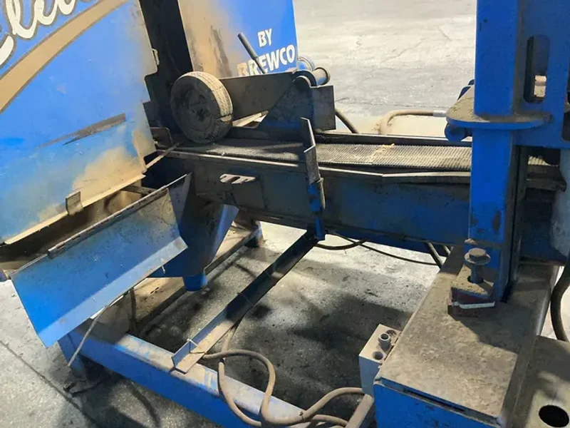 BREWCO INC. 167” CONVEYOR, 30 HP PALLET SAW