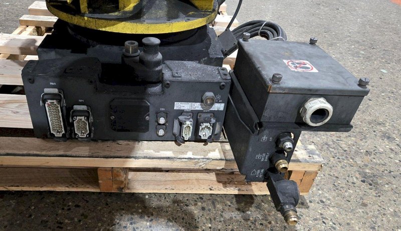 FANUC R-2000IB/210F + R30IB ROBOT ARM AND CONTROL CABINET – NO PENDANT USED